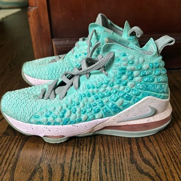 Nike LeBron James XVII 17 GS South Beach Aqua Pink - Size 6Y Basketball - Picture 1 of 7